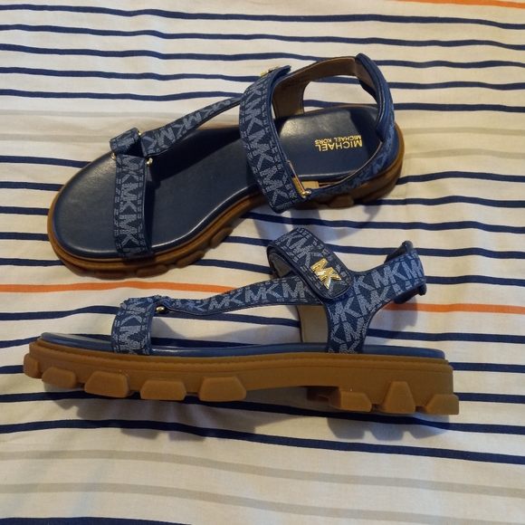 Michael Kors Ridley Lug Sole Sandals - Picture 16 of 16